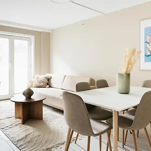  Apartment Urban - Stylish Scandinavian Gem With French Balcony Norway