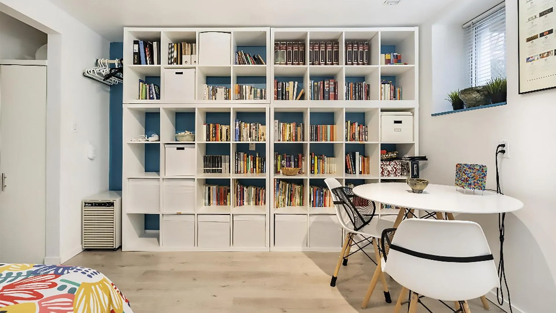 An Independent Beach Retreat Steps From The Lake And Right In The City contacts